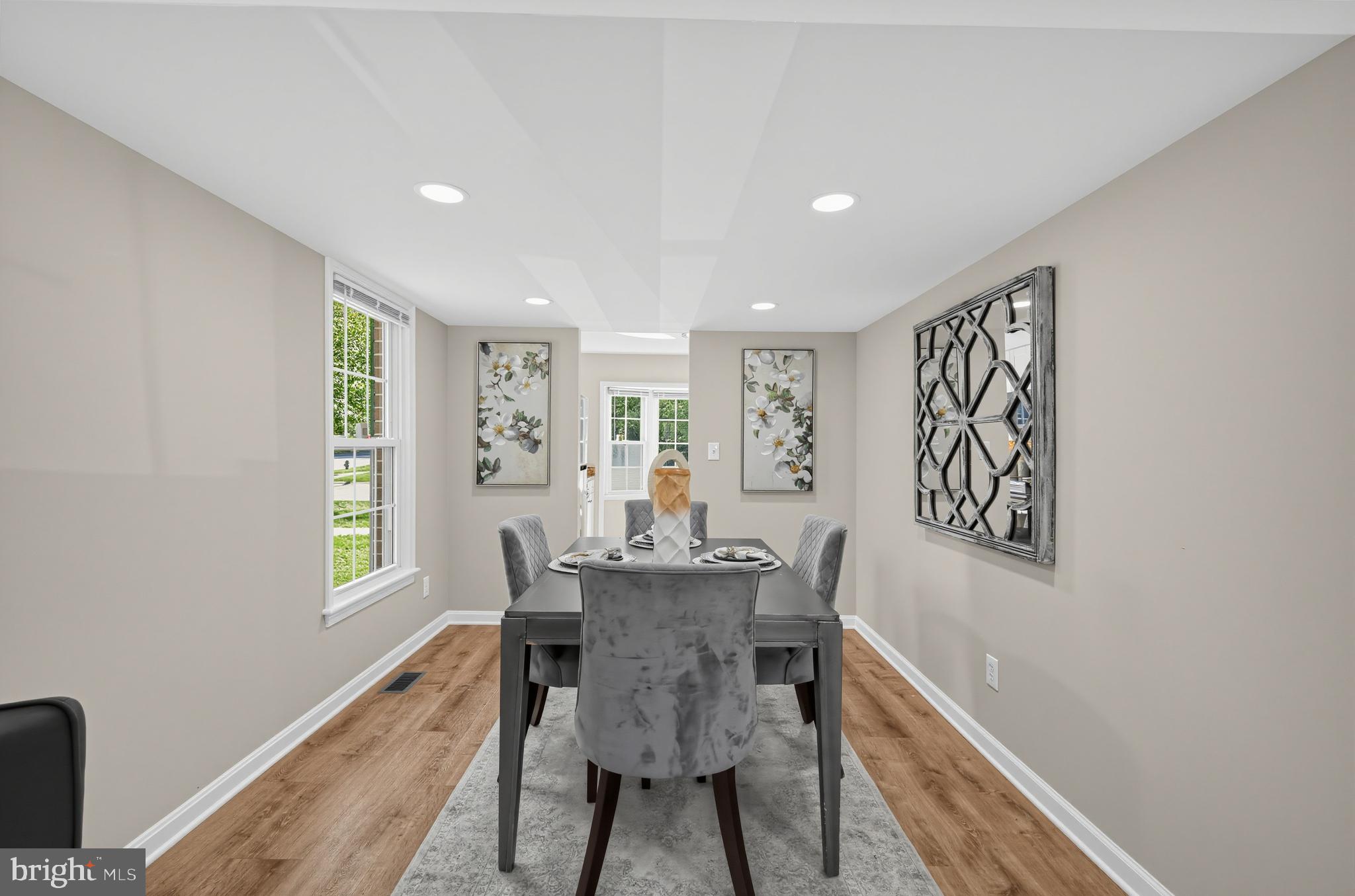9901 MAPLE LEAF DRIVE
