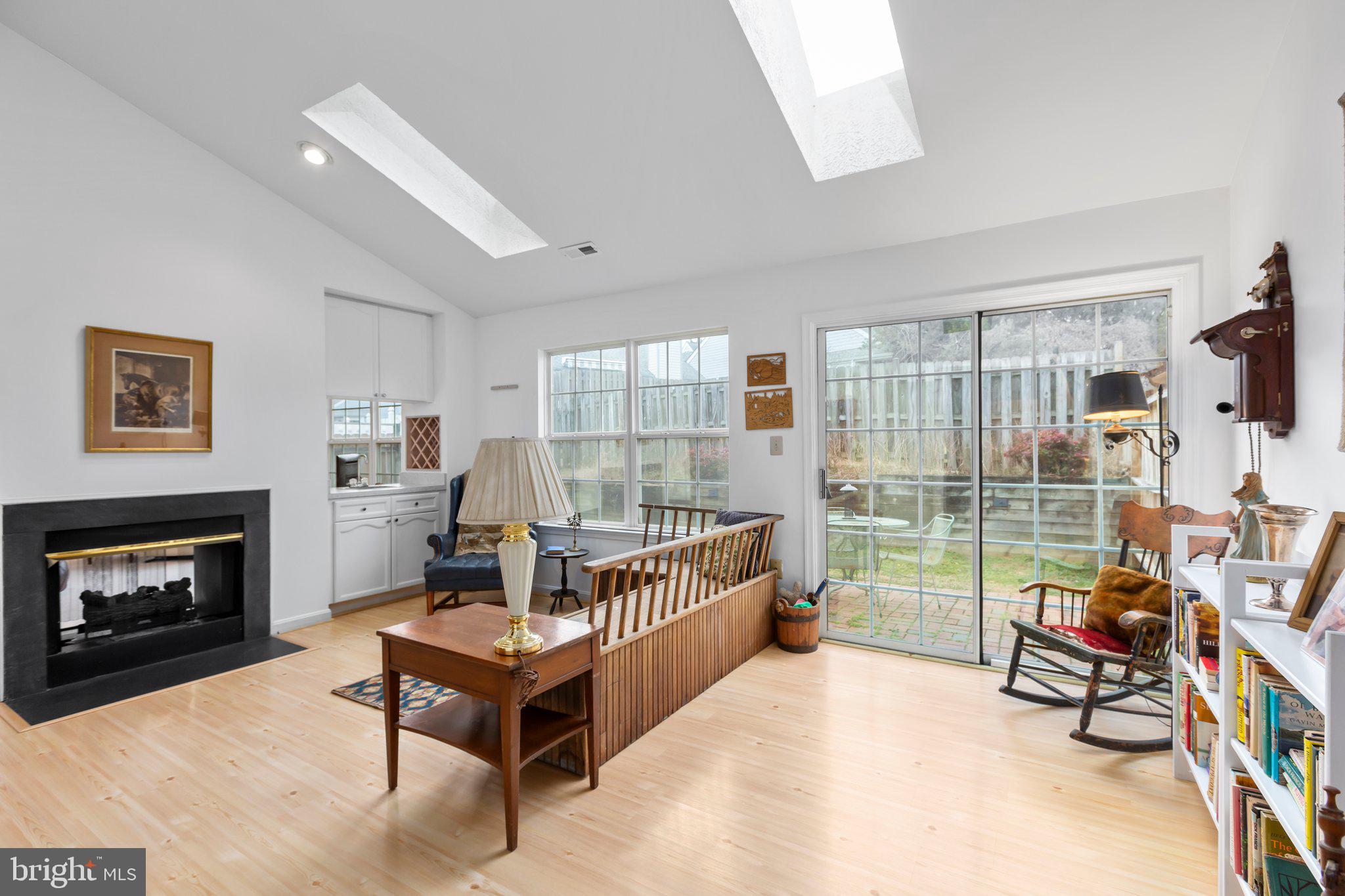 SUMMERLAKE - Residential