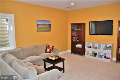 URBANA HIGHLANDS - Residential Lease