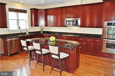 URBANA HIGHLANDS - Residential Lease