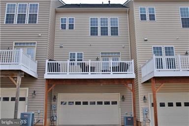 URBANA HIGHLANDS - Residential Lease