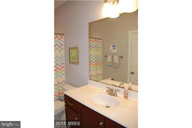 URBANA HIGHLANDS - Residential Lease