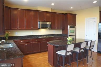 URBANA HIGHLANDS - Residential Lease