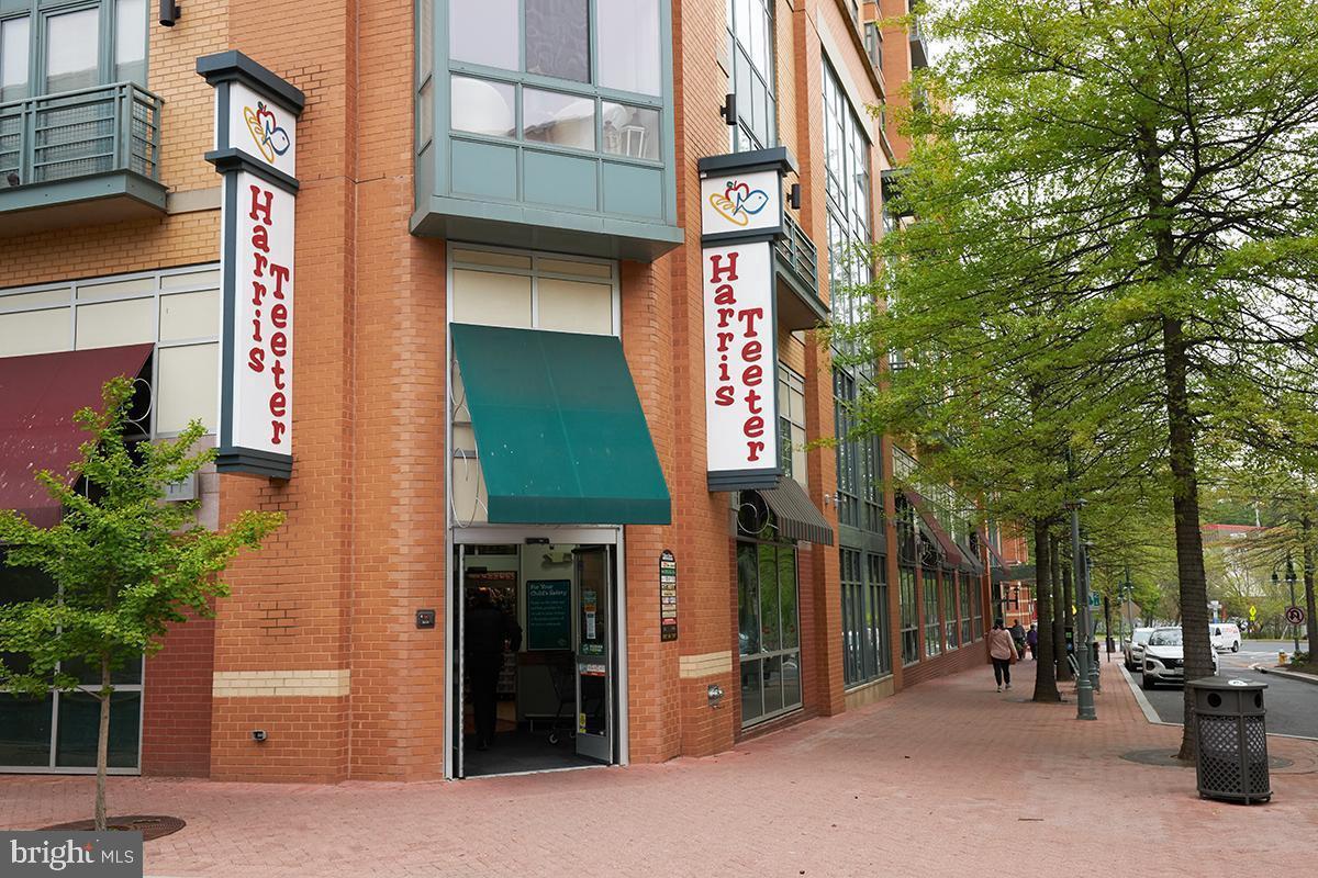 THE ARLINGTON - Residential Lease