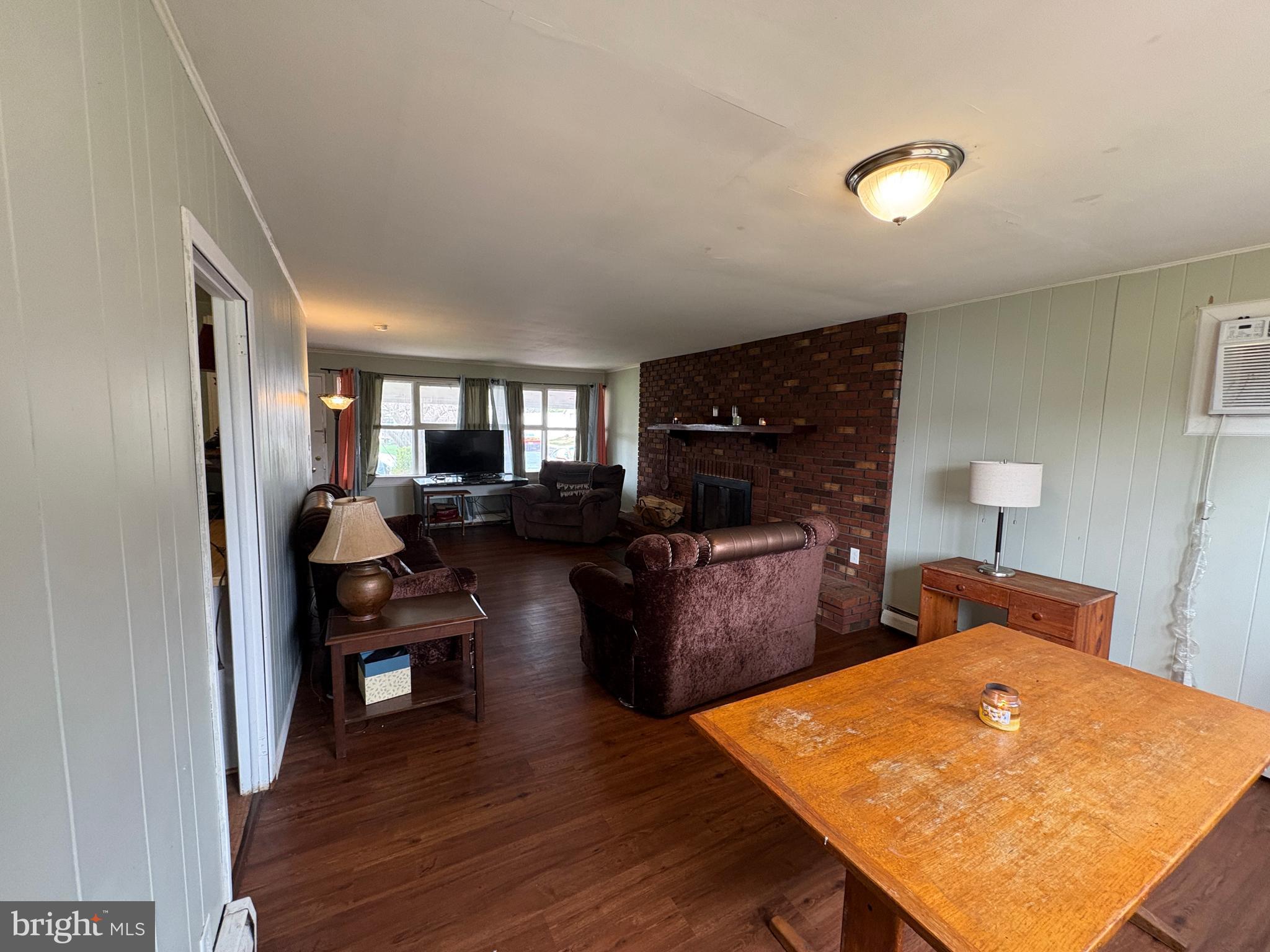 PENN SQ - Residential