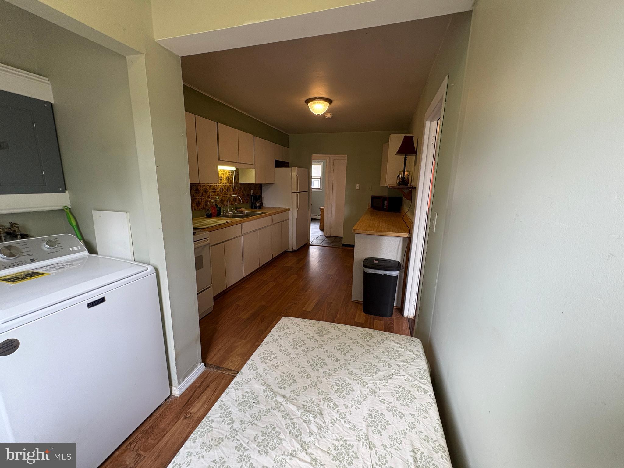 PENN SQ - Residential