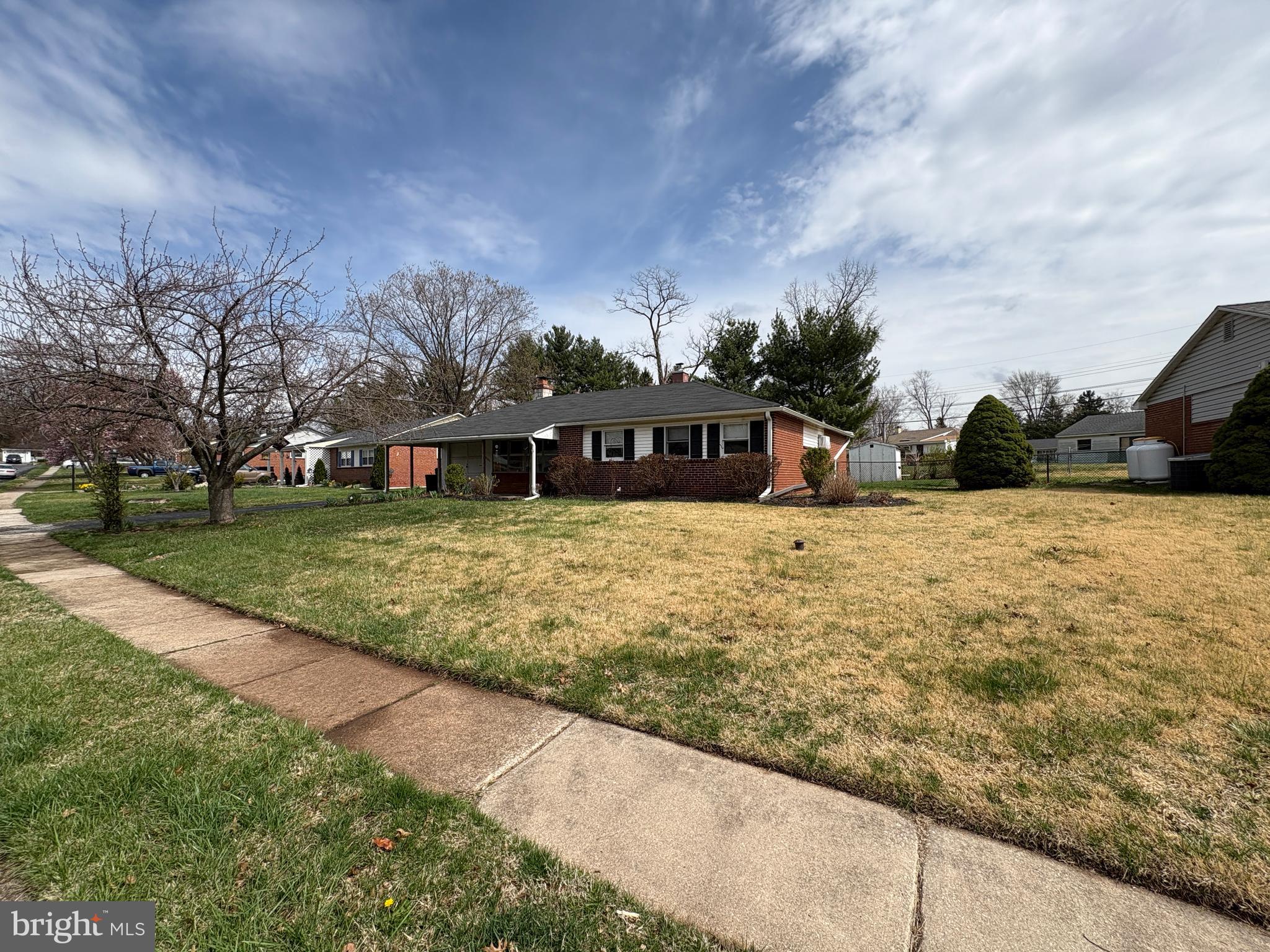 PENN SQ - Residential