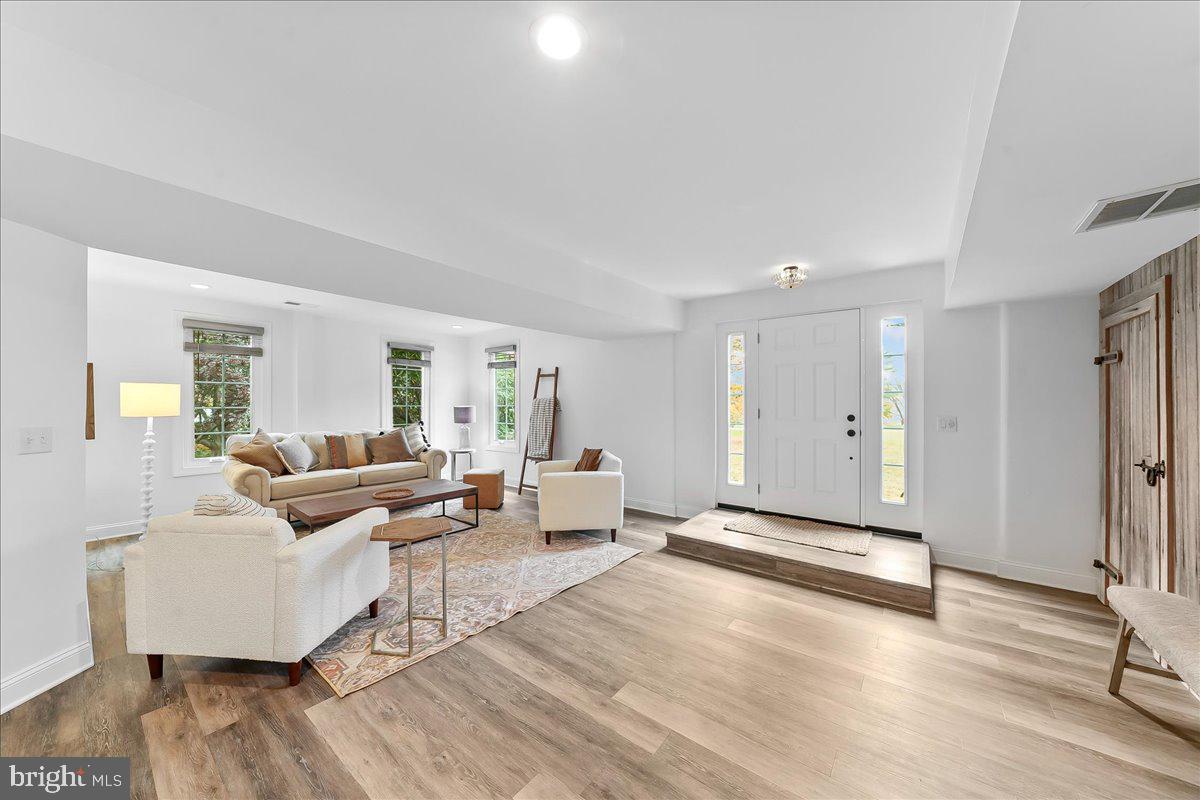 OWLS NEST - Residential