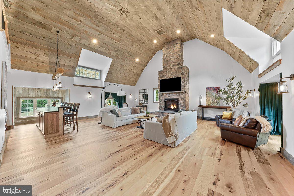 OWLS NEST - Residential