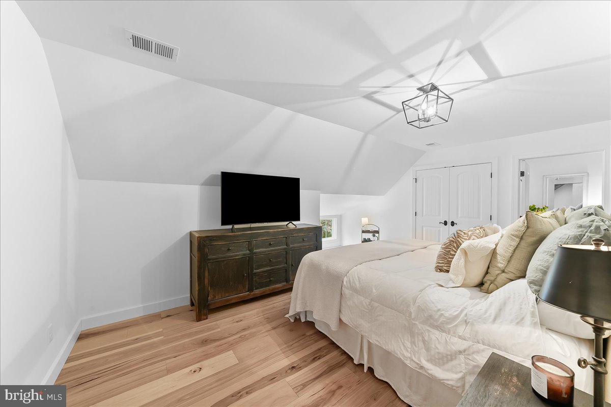 OWLS NEST - Residential