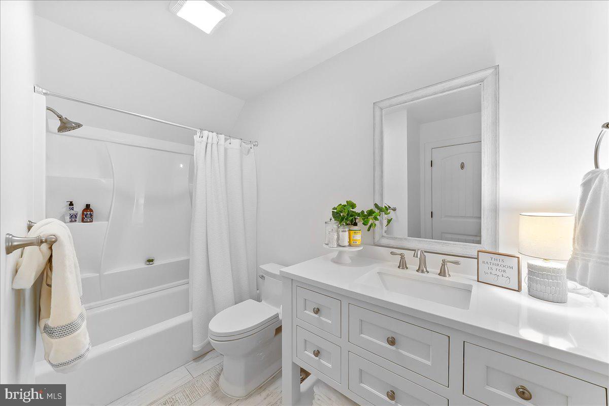 OWLS NEST - Residential