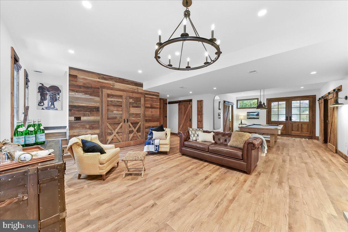 OWLS NEST - Residential