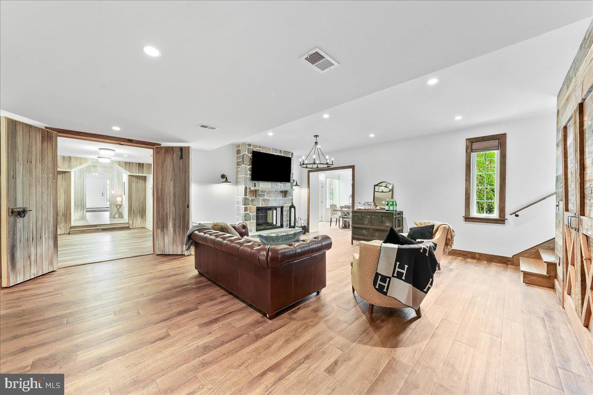 OWLS NEST - Residential