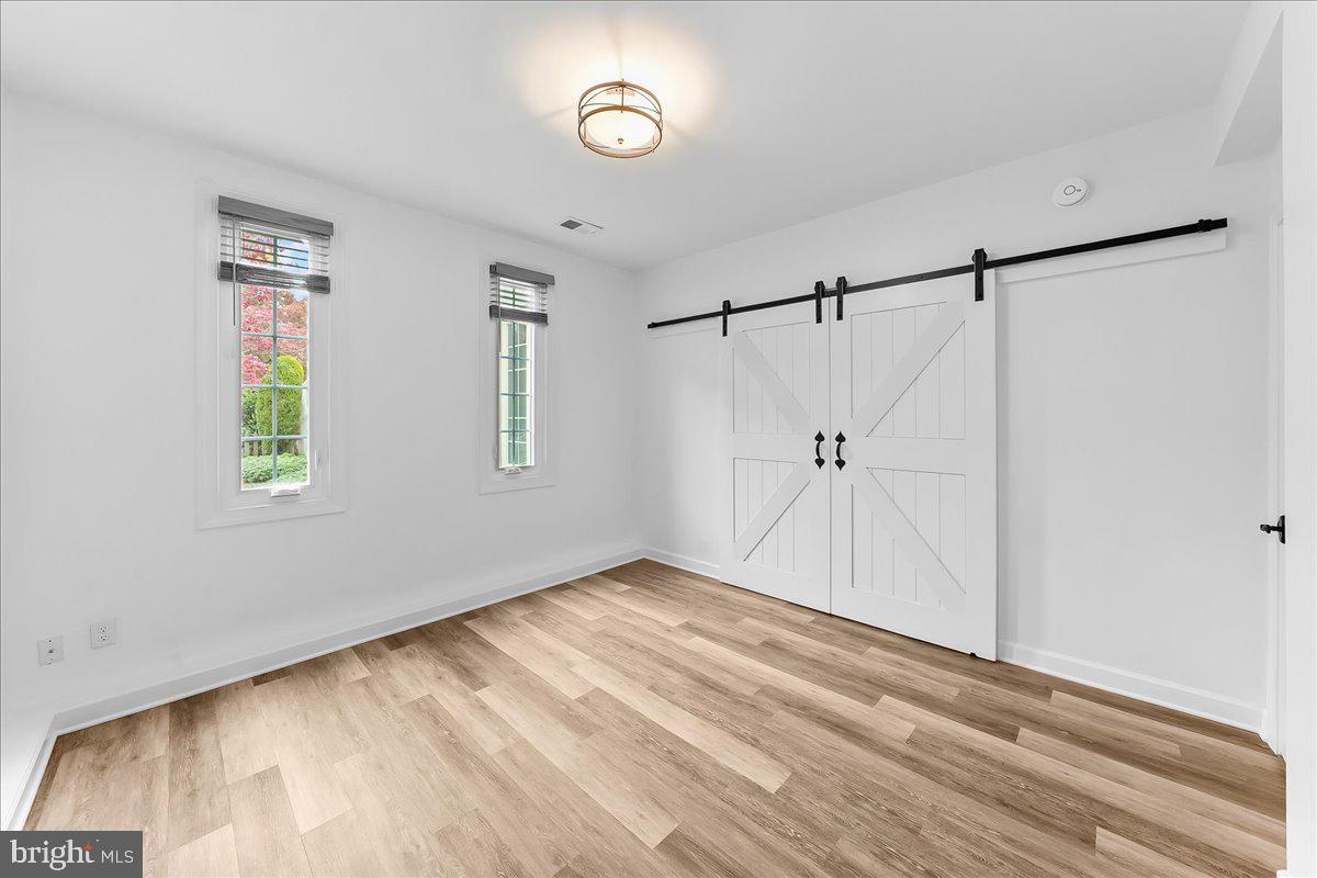 OWLS NEST - Residential