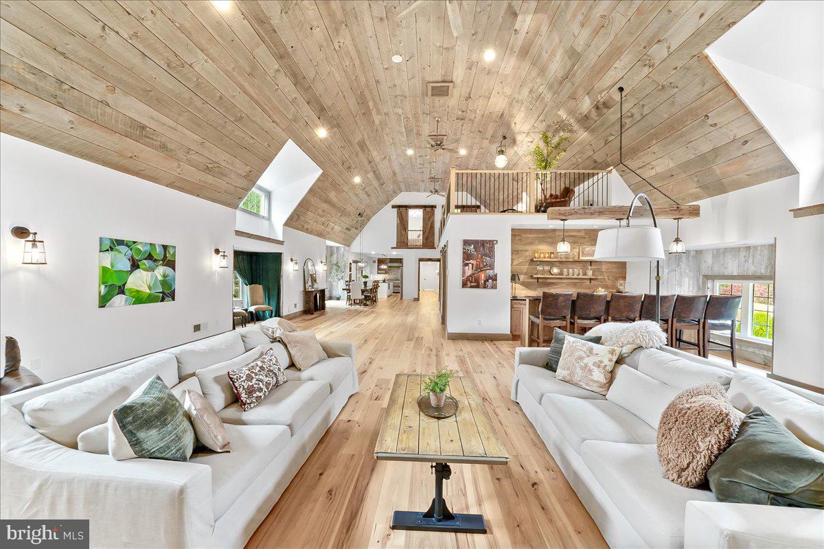 OWLS NEST - Residential