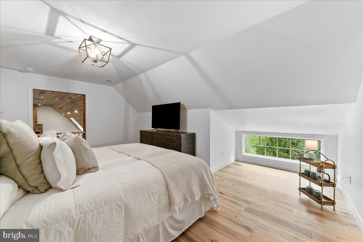 OWLS NEST - Residential