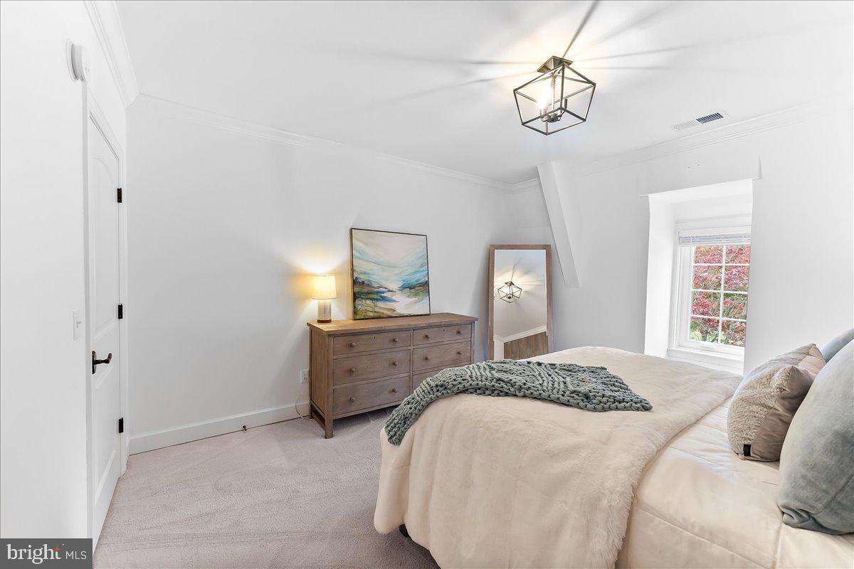 OWLS NEST - Residential