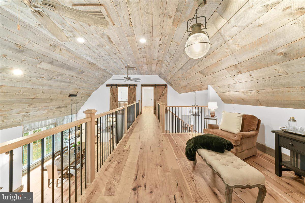 OWLS NEST - Residential