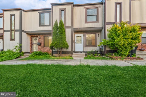 Townhouse For Rent - 19 Mooring Court<br/> ESSEX, MD 21221