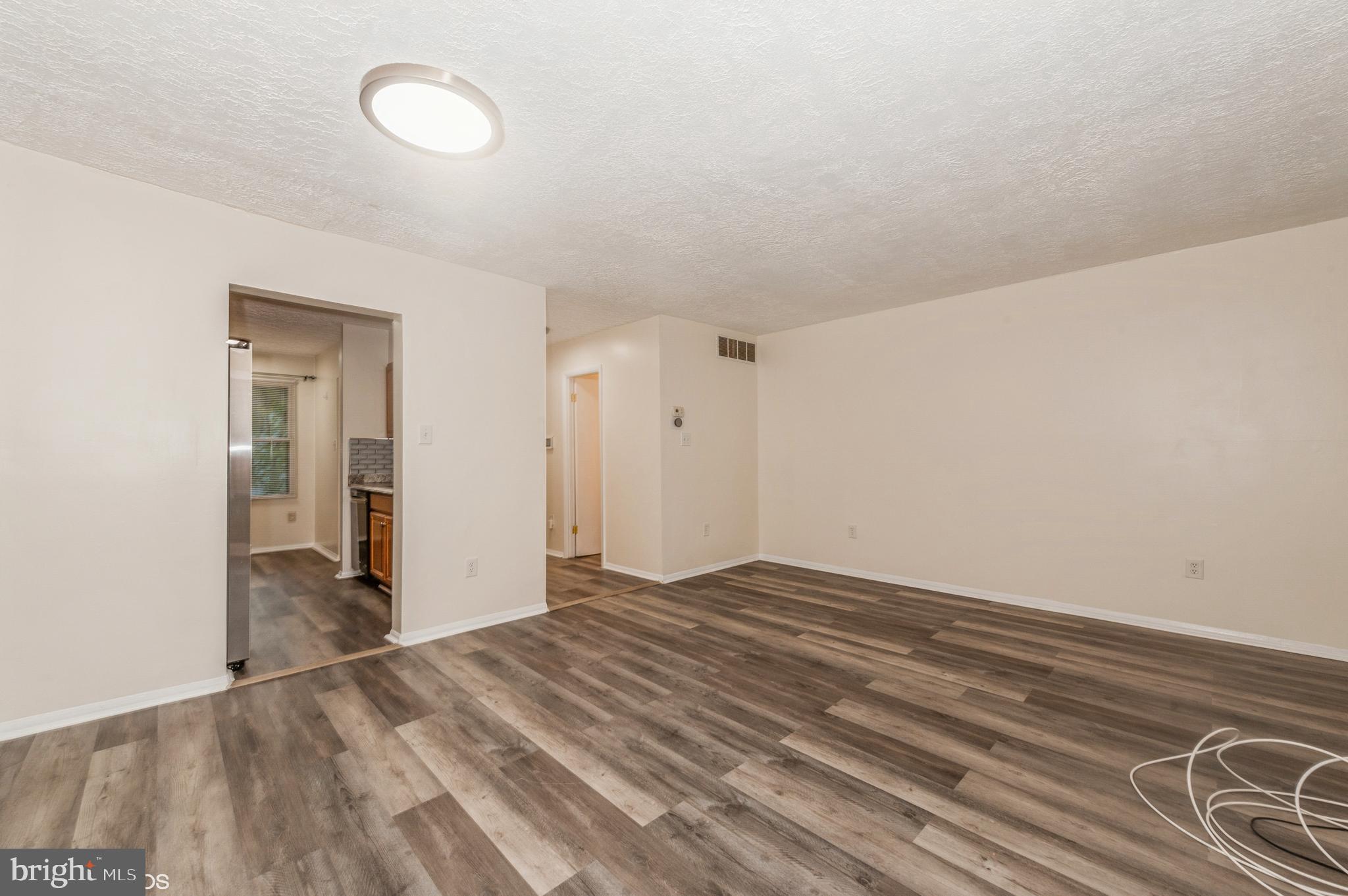 19 MOORING COURT