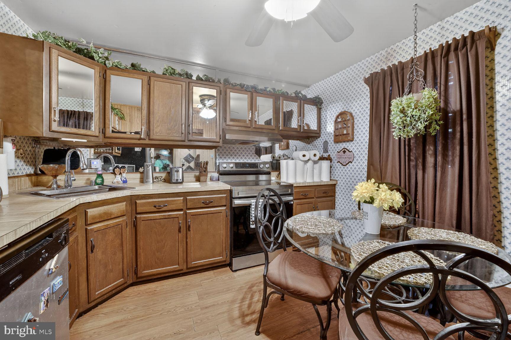 834 WHEELER HILL DRIVE SE 834