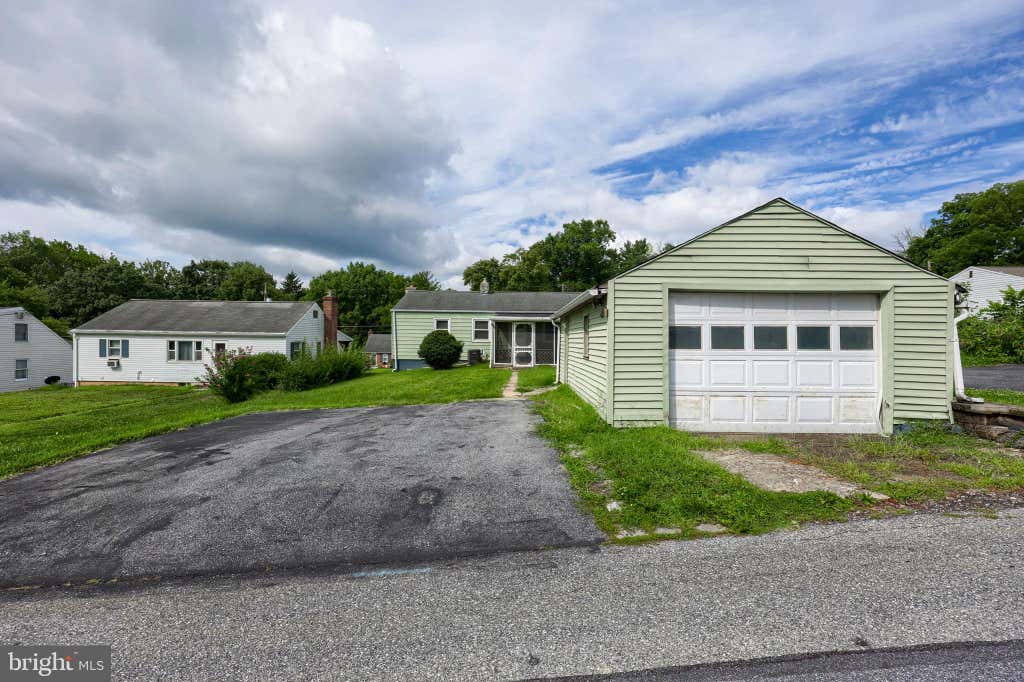 Photo of 229 N Maple Street, ELIZABETHTOWN, PA 17022 (MLS # PALA2092894)