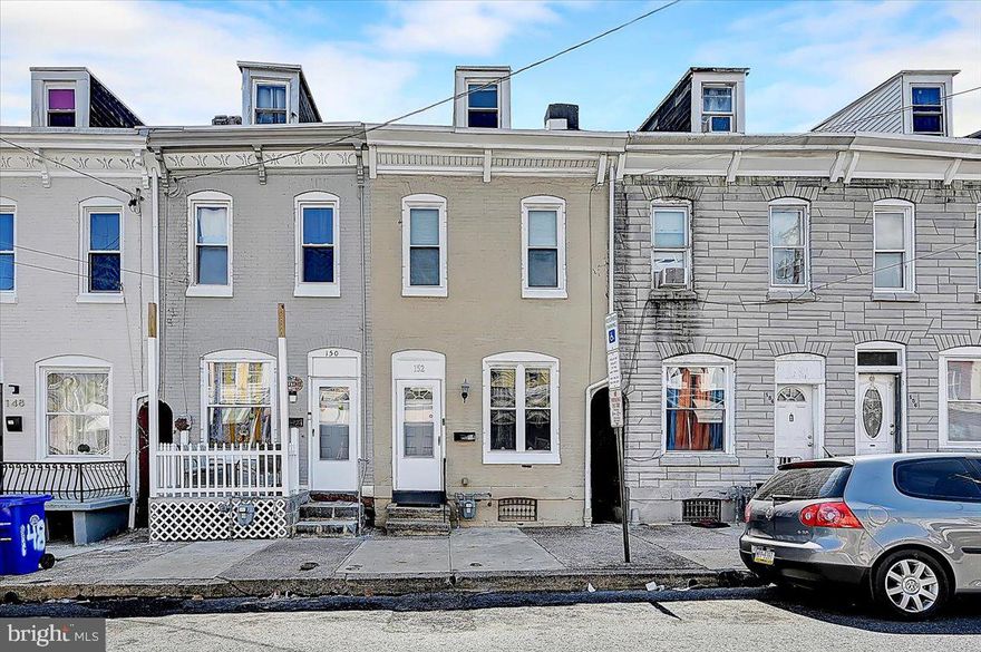 *** We are in receipt of multiple offers, deadline for all offers is tomorrow 04/20 at 5pm. ***Welcome to 152 W Green St, a charming 3-bedroom, 1-bath home featuring central A/C, a functional and spacious layout, and updated finishes throughout. Enjoy natural light in every room, an inviting kitchen, and a mix of cozy bedroom sizes to suit your needs. This well-maintained, move-in ready property also offers a private backyard, ample storage space, and a great location close to schools, parks, shops, and public transportation. Don’t miss the opportunity to make this comfortable and conveniently located home your own!