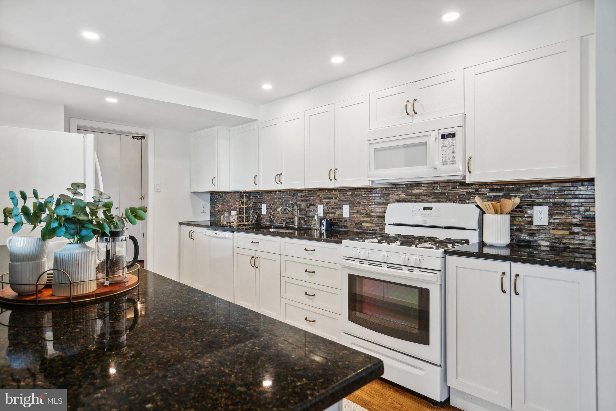 FAIRMOUNT - Residential