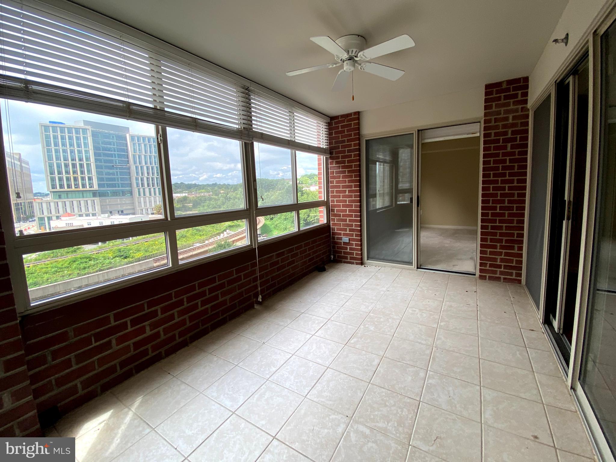 CARLYLE TOWERS - Residential