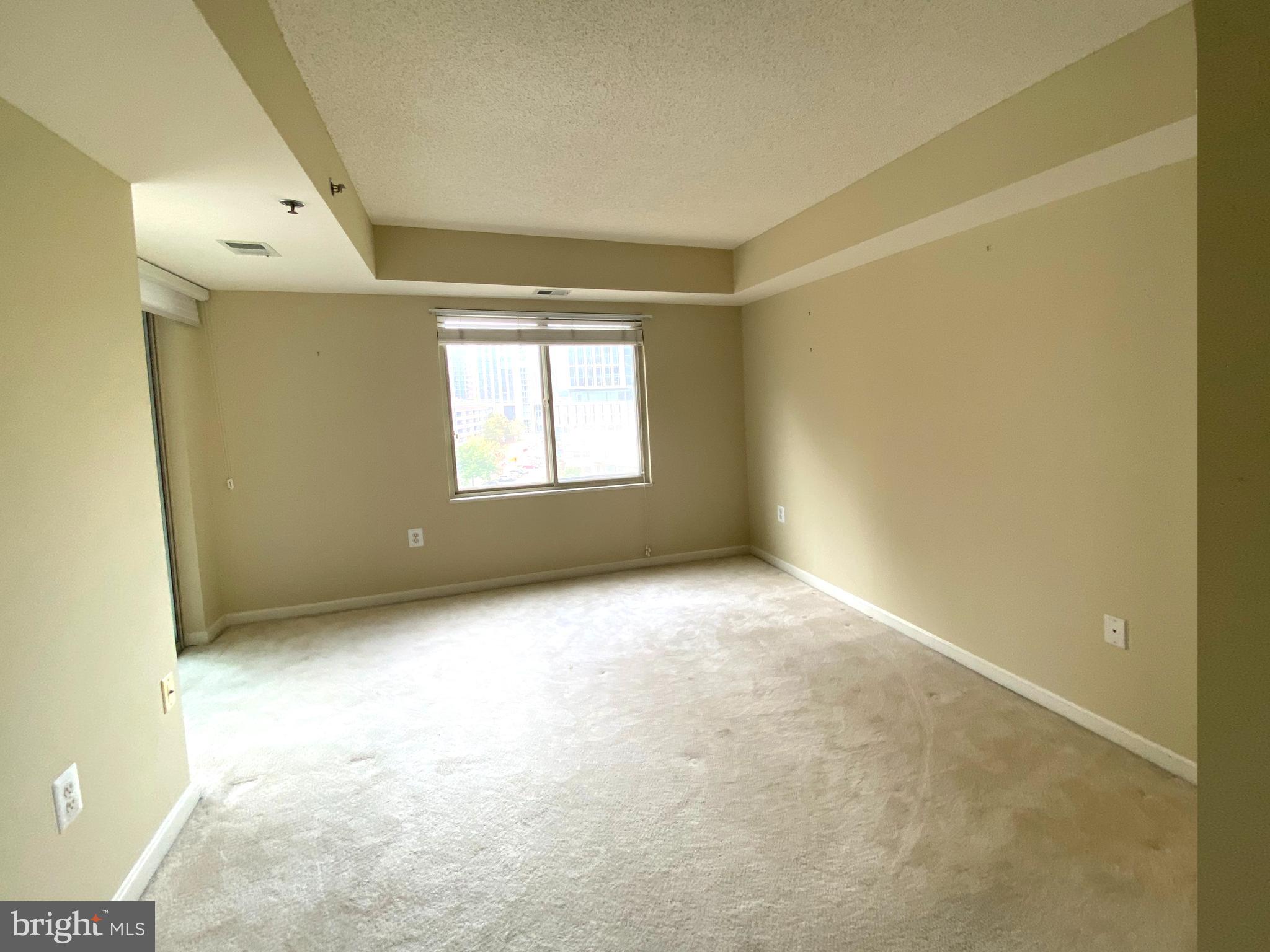 CARLYLE TOWERS - Residential