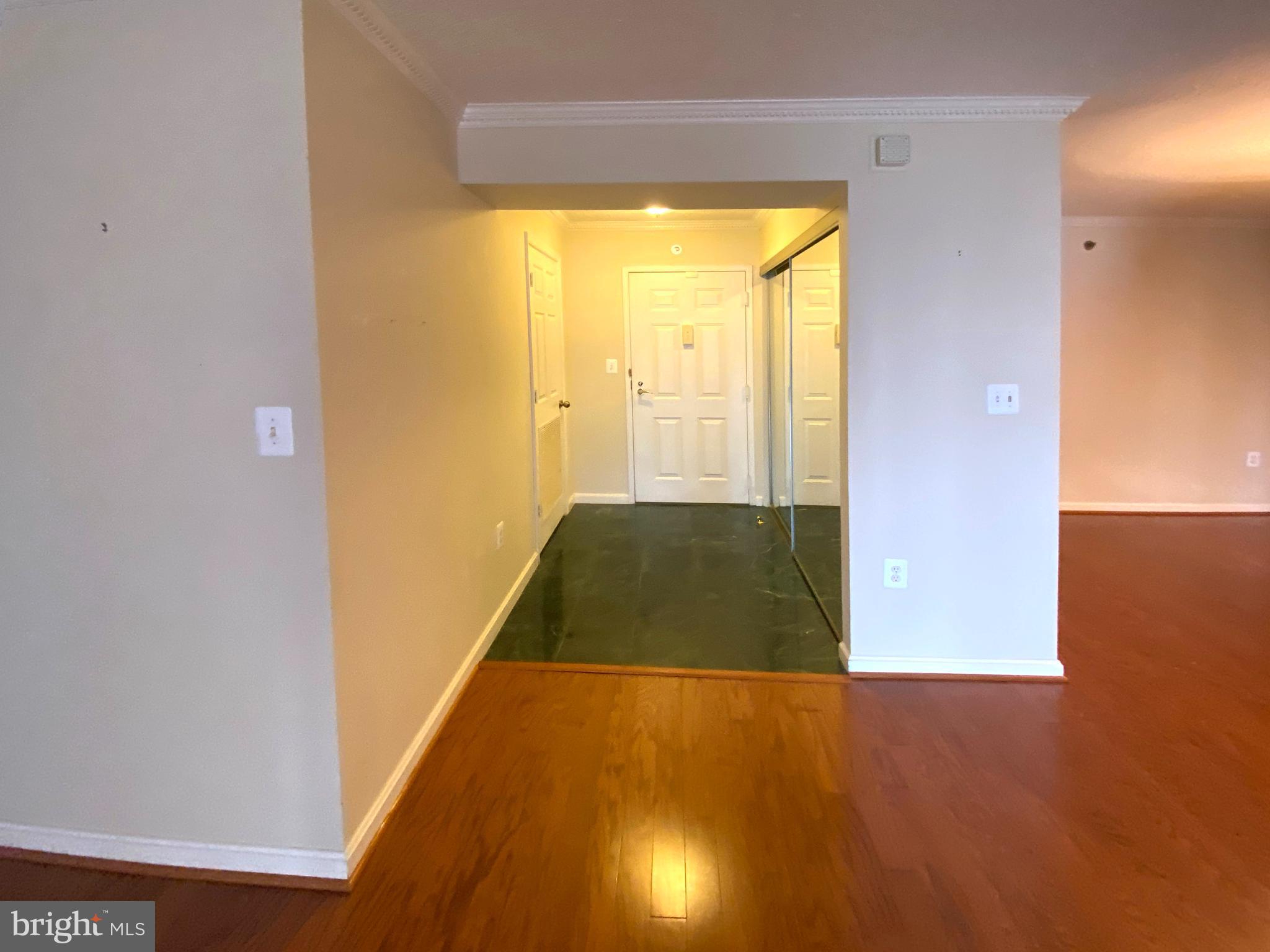 CARLYLE TOWERS - Residential