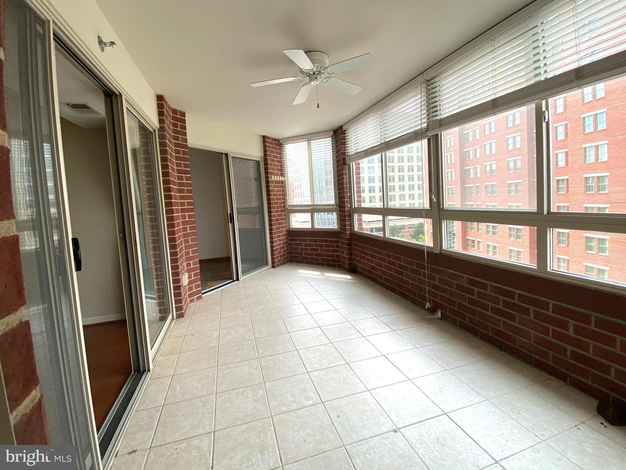 CARLYLE TOWERS - Residential