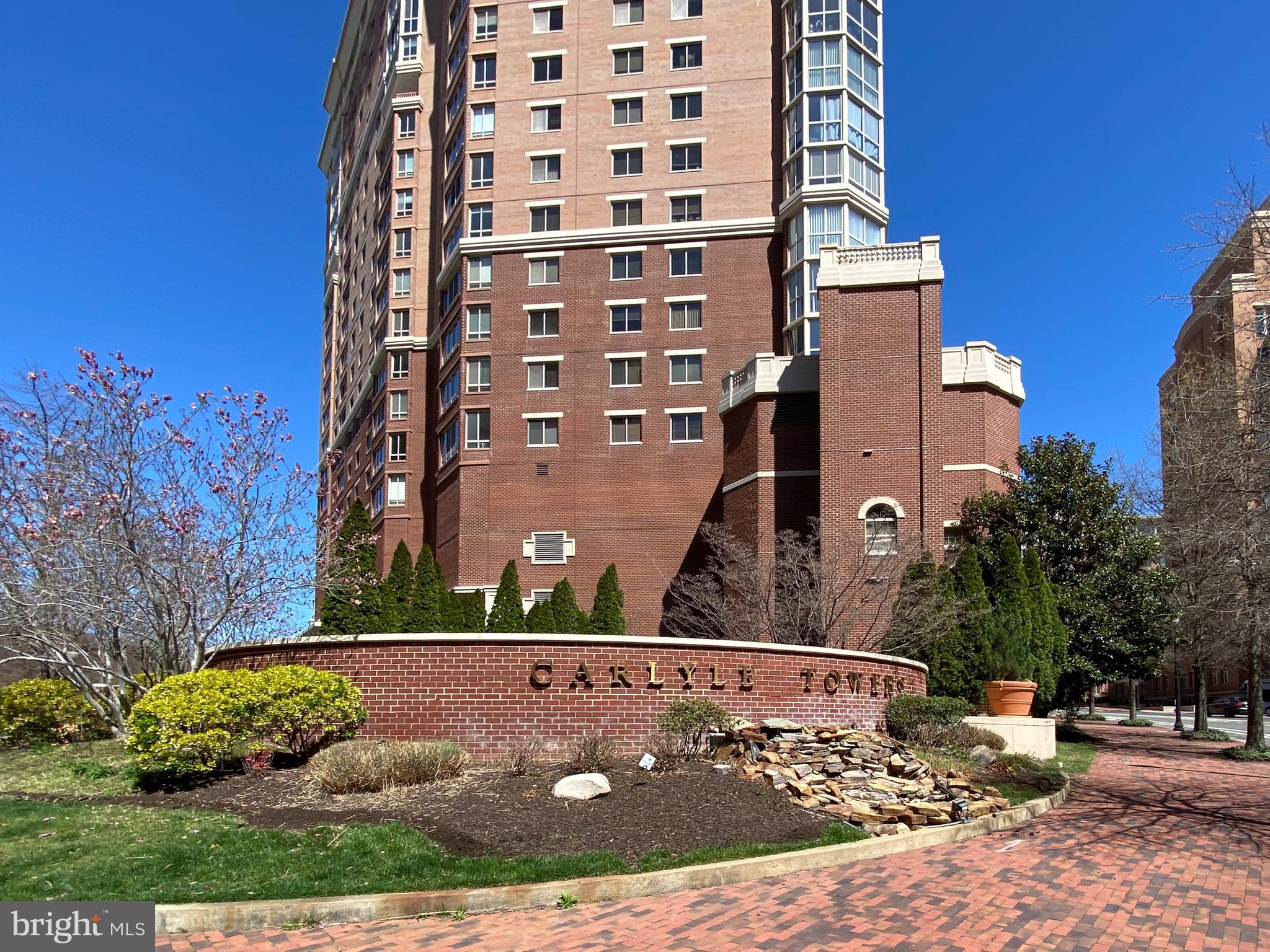 CARLYLE TOWERS - Residential