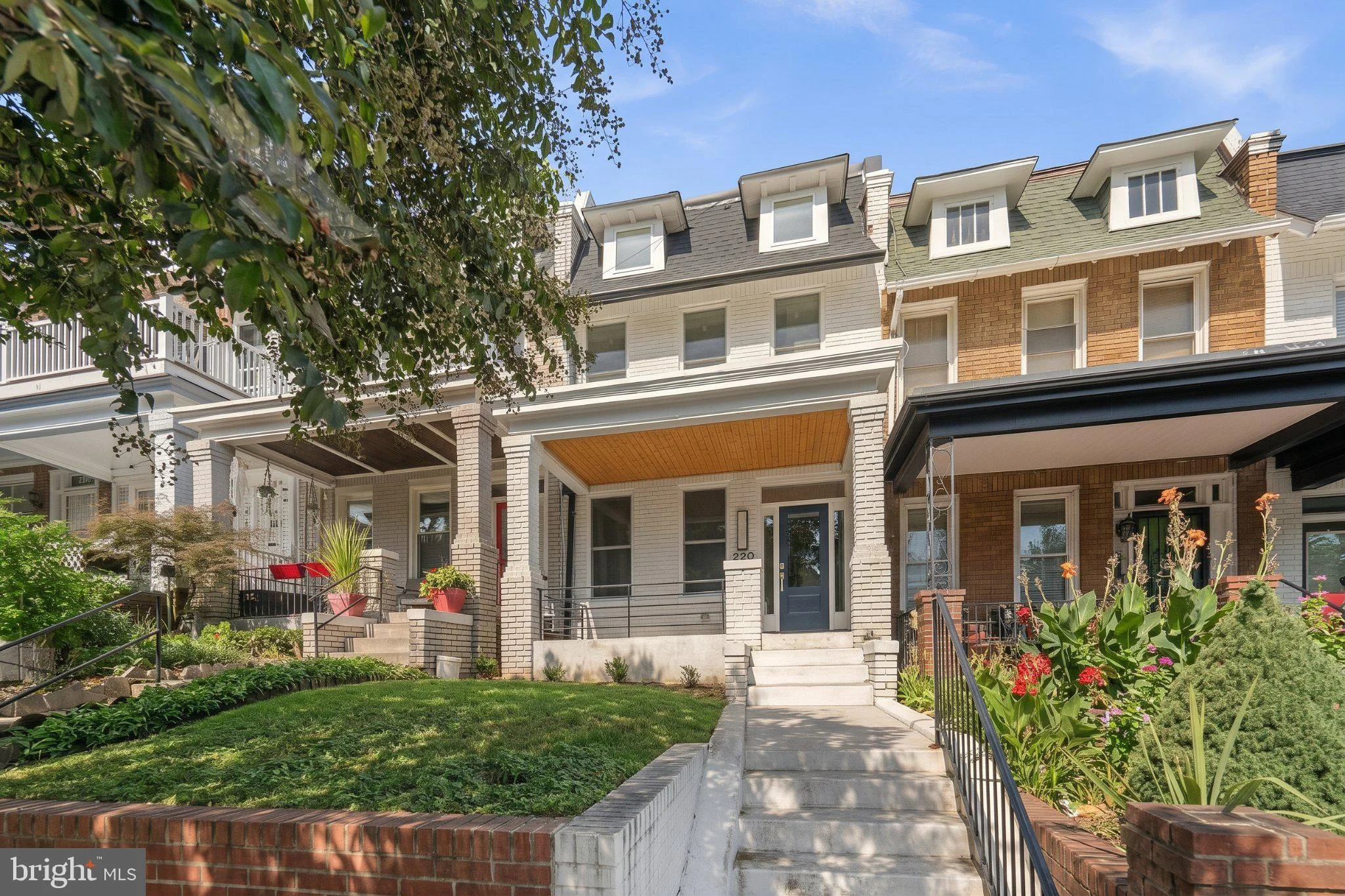 220 V Street NE, Washington, DC 20002