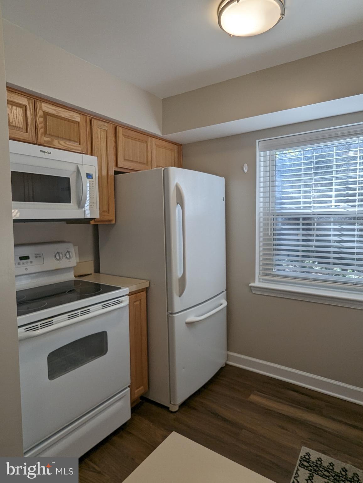 PALISADE GARDENS - Residential Lease