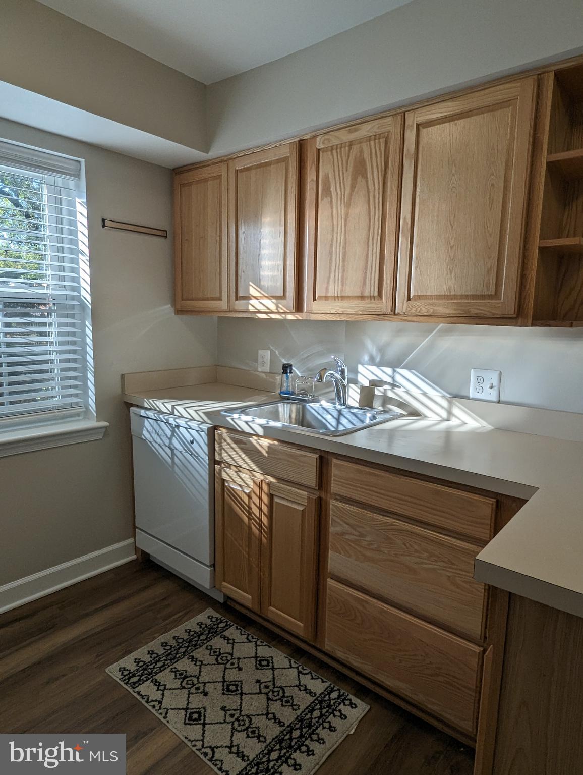 PALISADE GARDENS - Residential Lease