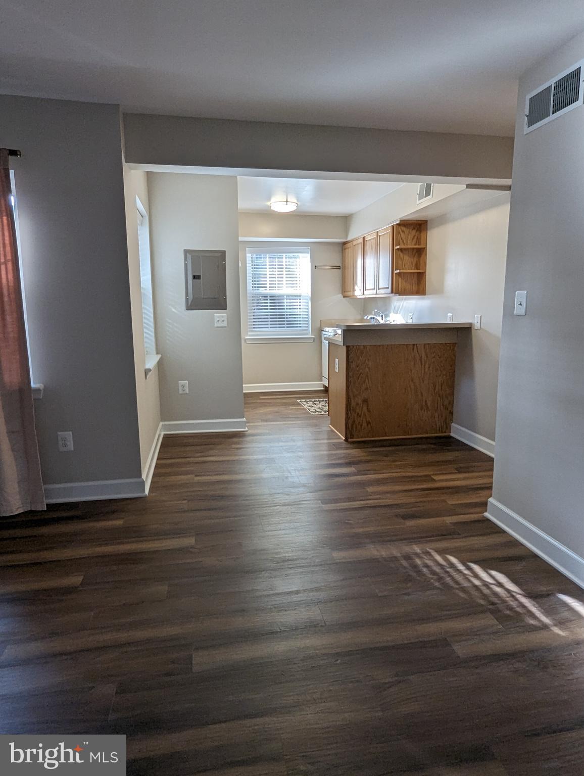 PALISADE GARDENS - Residential Lease