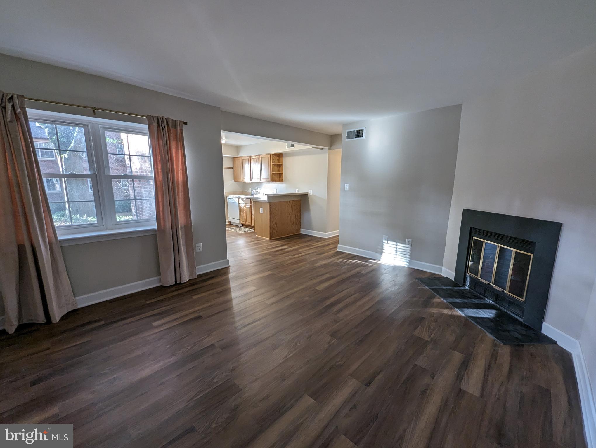 PALISADE GARDENS - Residential Lease