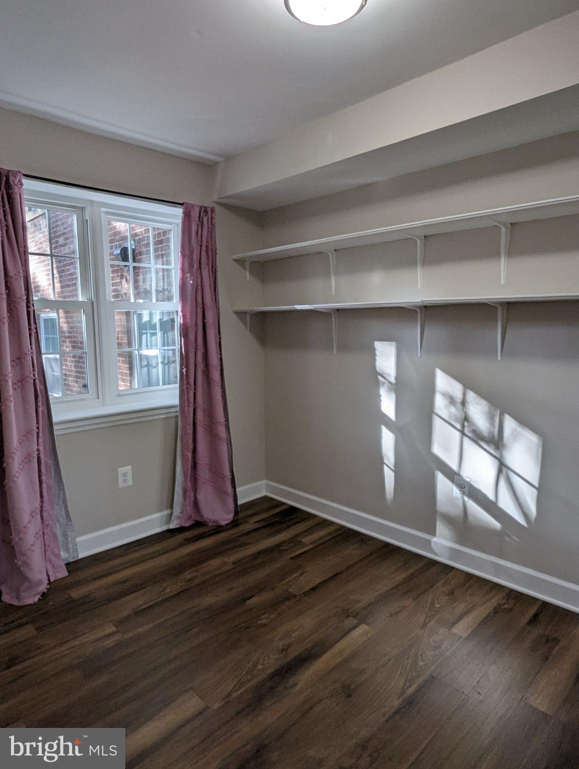 PALISADE GARDENS - Residential Lease