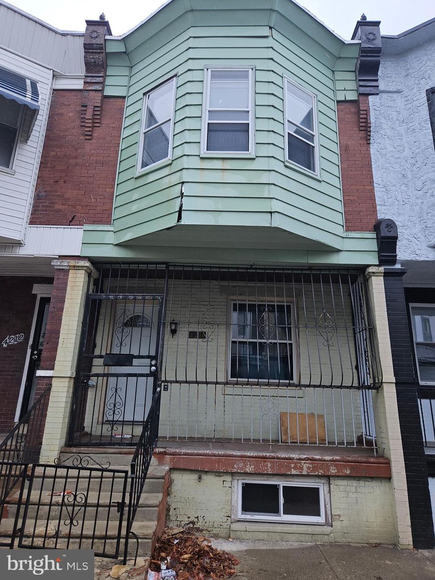 Attention 1st time homebuyers and investors: This house offers an ideal opportunity for first-time homebuyers and seasoned investors. Walk up to the front porch, great for fresh air in the summer. Walk into the house, into the living room, and through into the dining room and kitchen. The basement boasts wide wooden steps and has ample space for storage or the potential for a game room.  It offers a profitable return on investment that enhances the value of any portfolio. This home also presents an affordable route to homeownership for first-time homebuyers due to its minimal mortgage requirements and low upkeep costs. Don't pass up this chance to purchase a property that combines profitability and affordability. Make an appointment today!