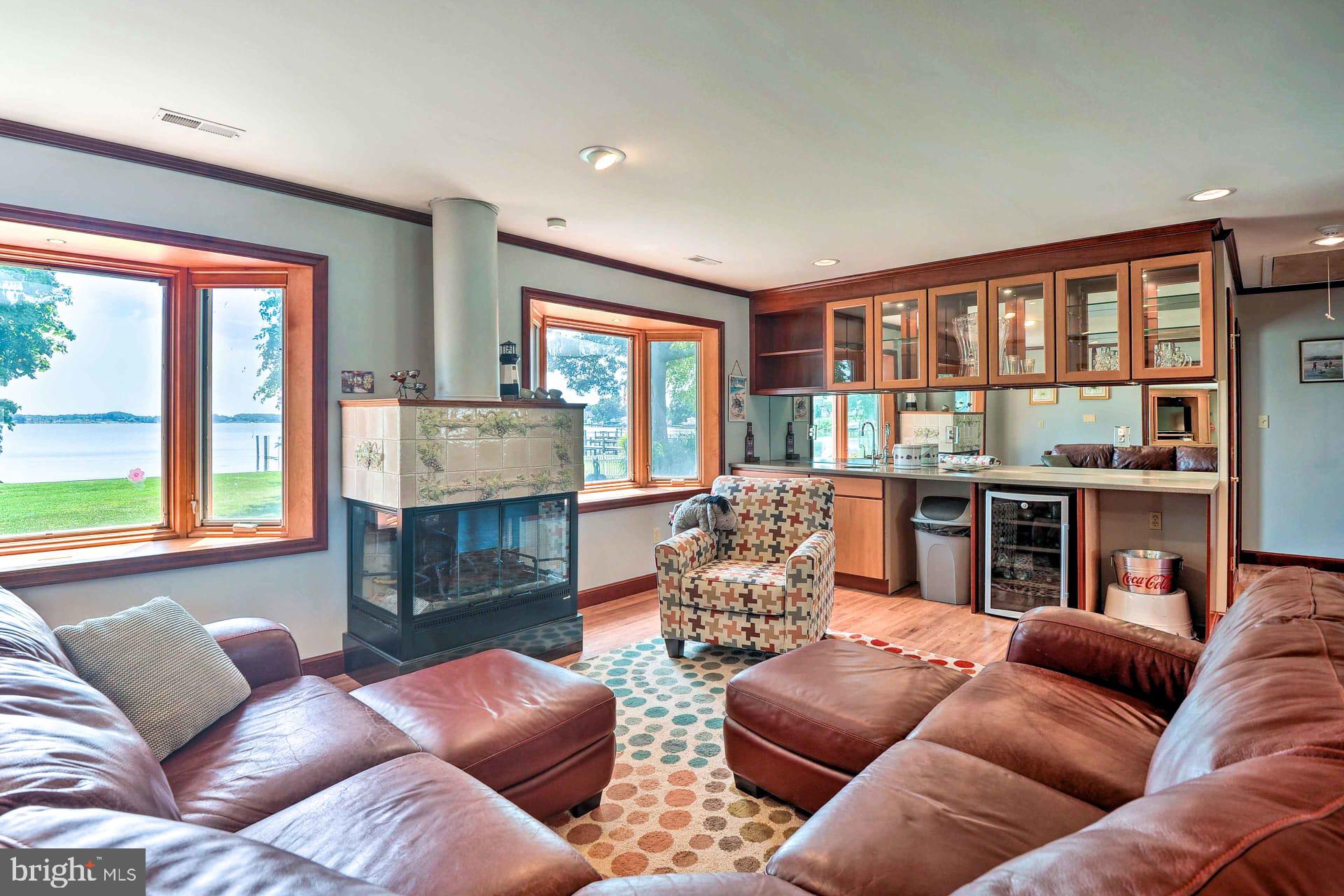 BOWLEYS QUARTERS - Residential Lease