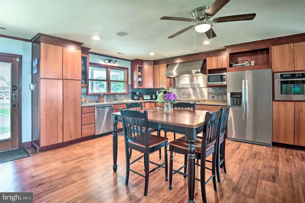 BOWLEYS QUARTERS - Residential Lease