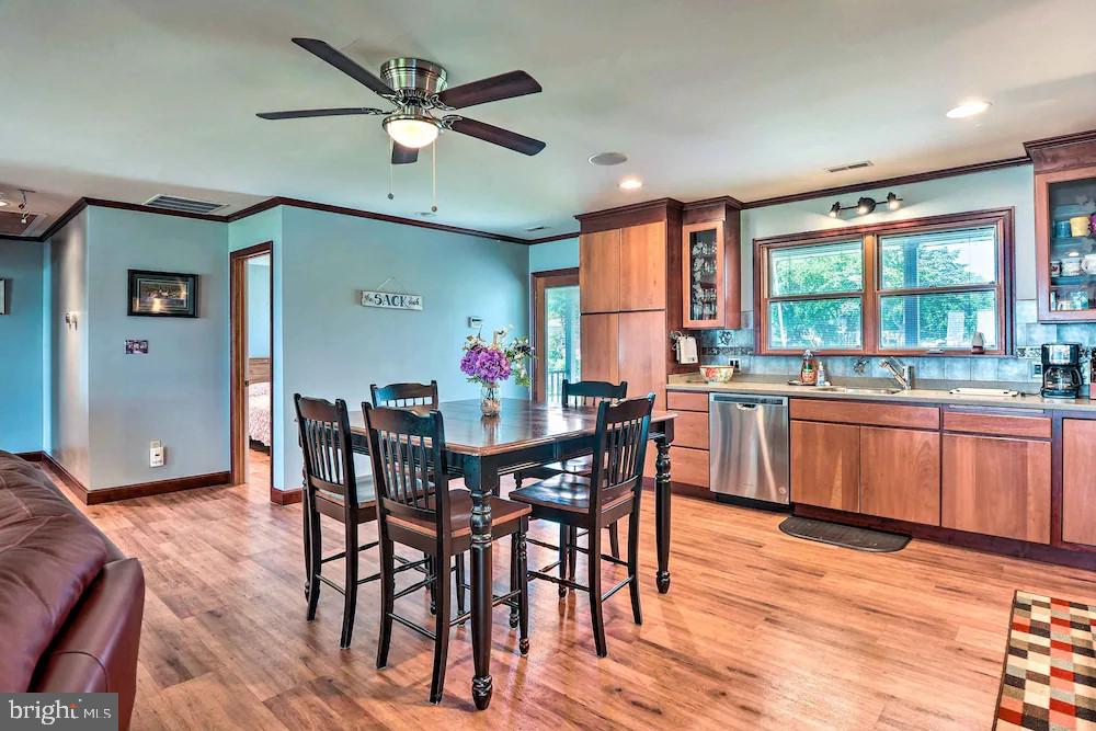 BOWLEYS QUARTERS - Residential Lease