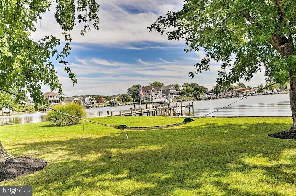 BOWLEYS QUARTERS - Residential Lease