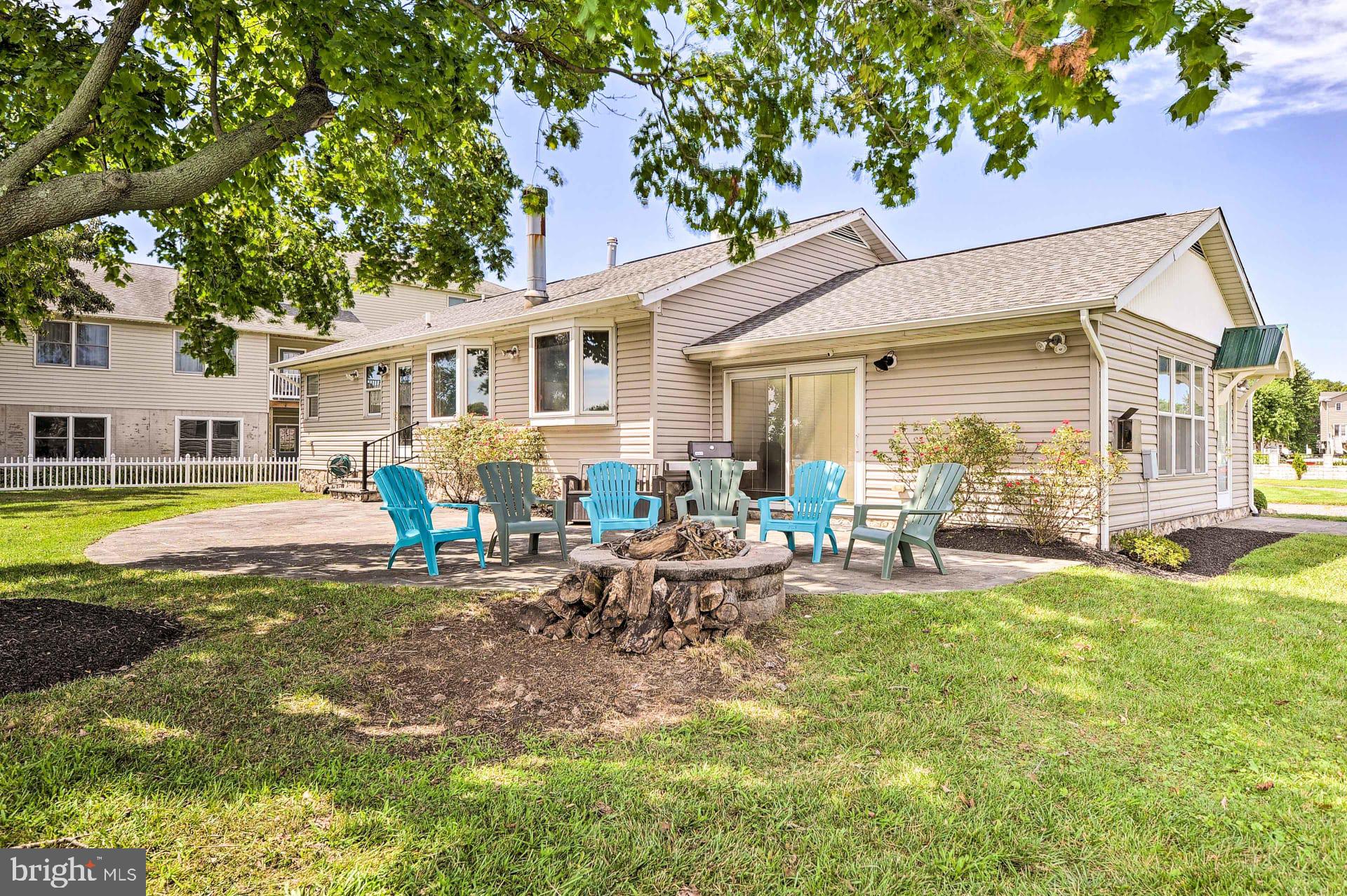 BOWLEYS QUARTERS - Residential Lease