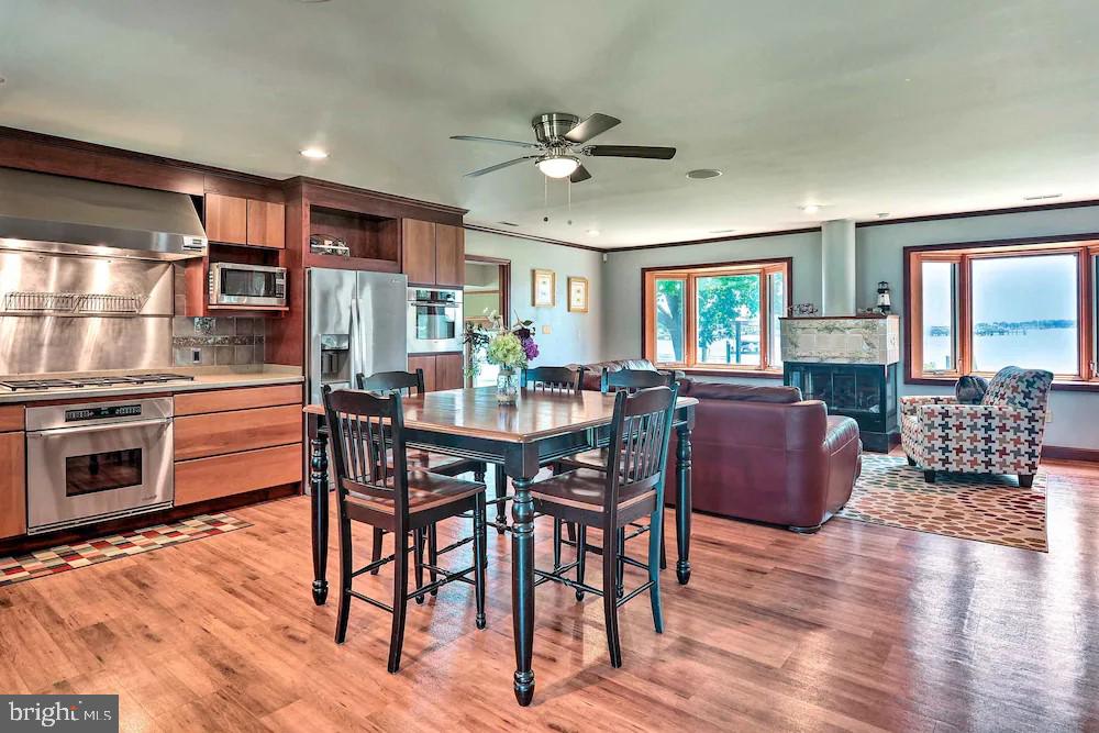 BOWLEYS QUARTERS - Residential Lease