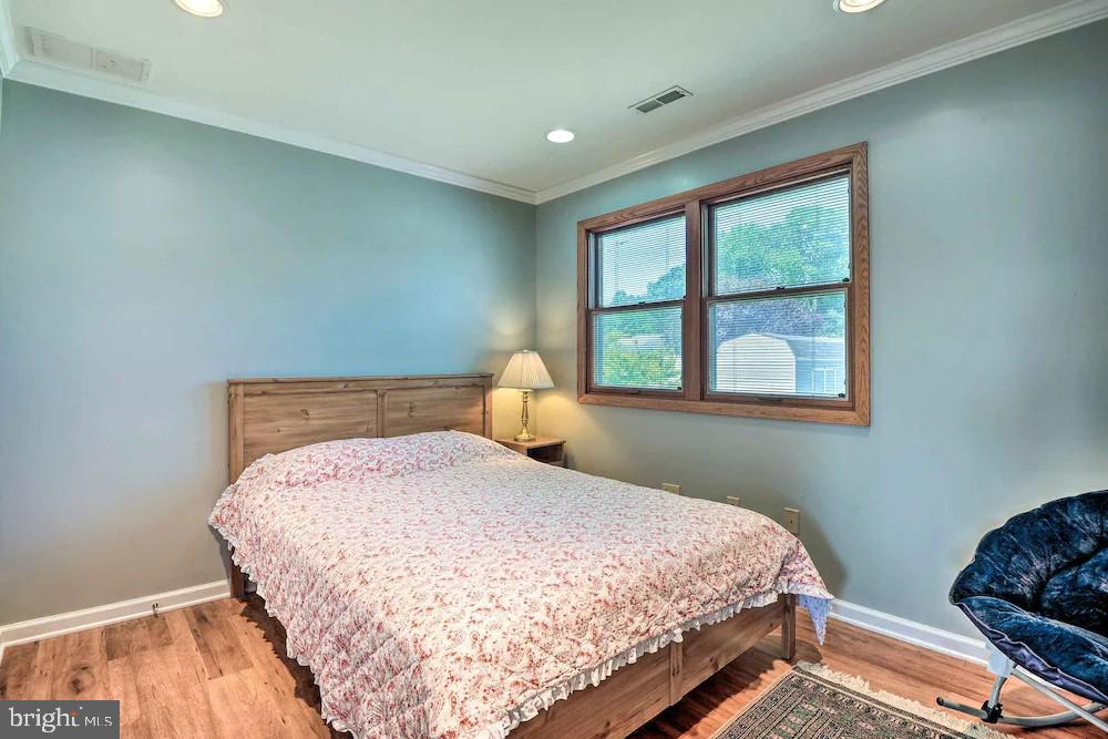 BOWLEYS QUARTERS - Residential Lease