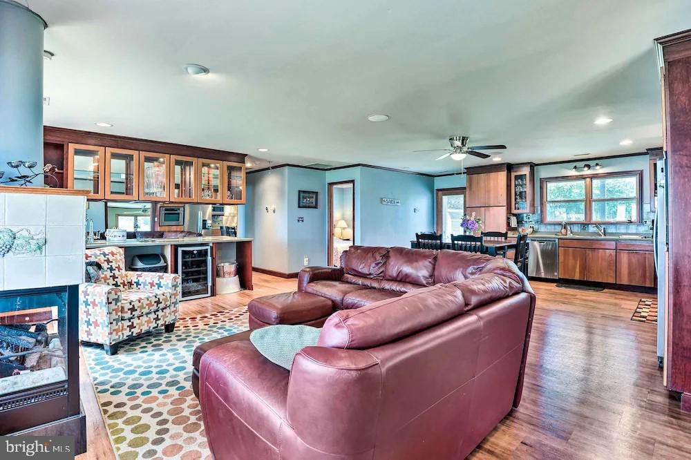 BOWLEYS QUARTERS - Residential Lease