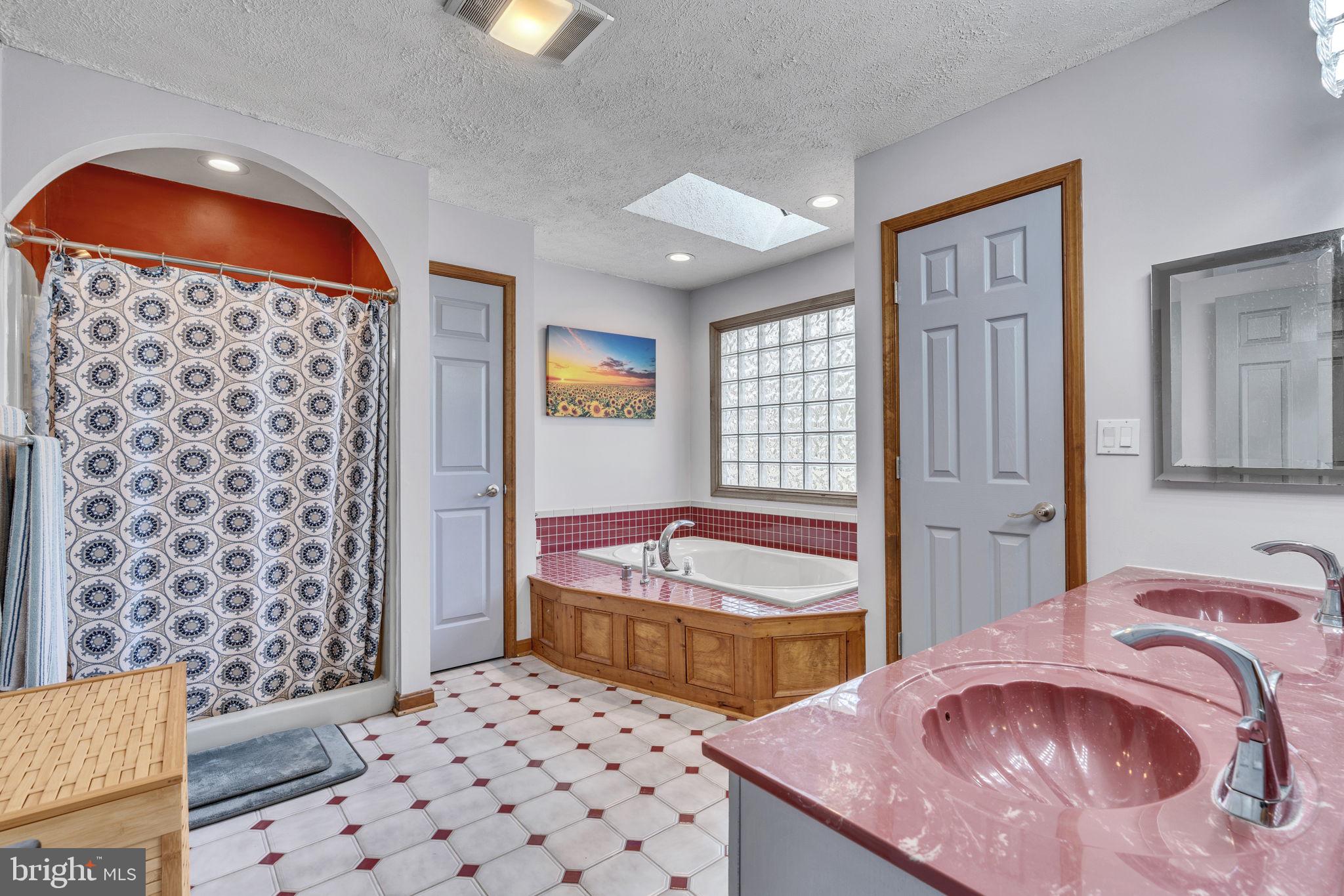 WALNUT HILLS SUB - Residential