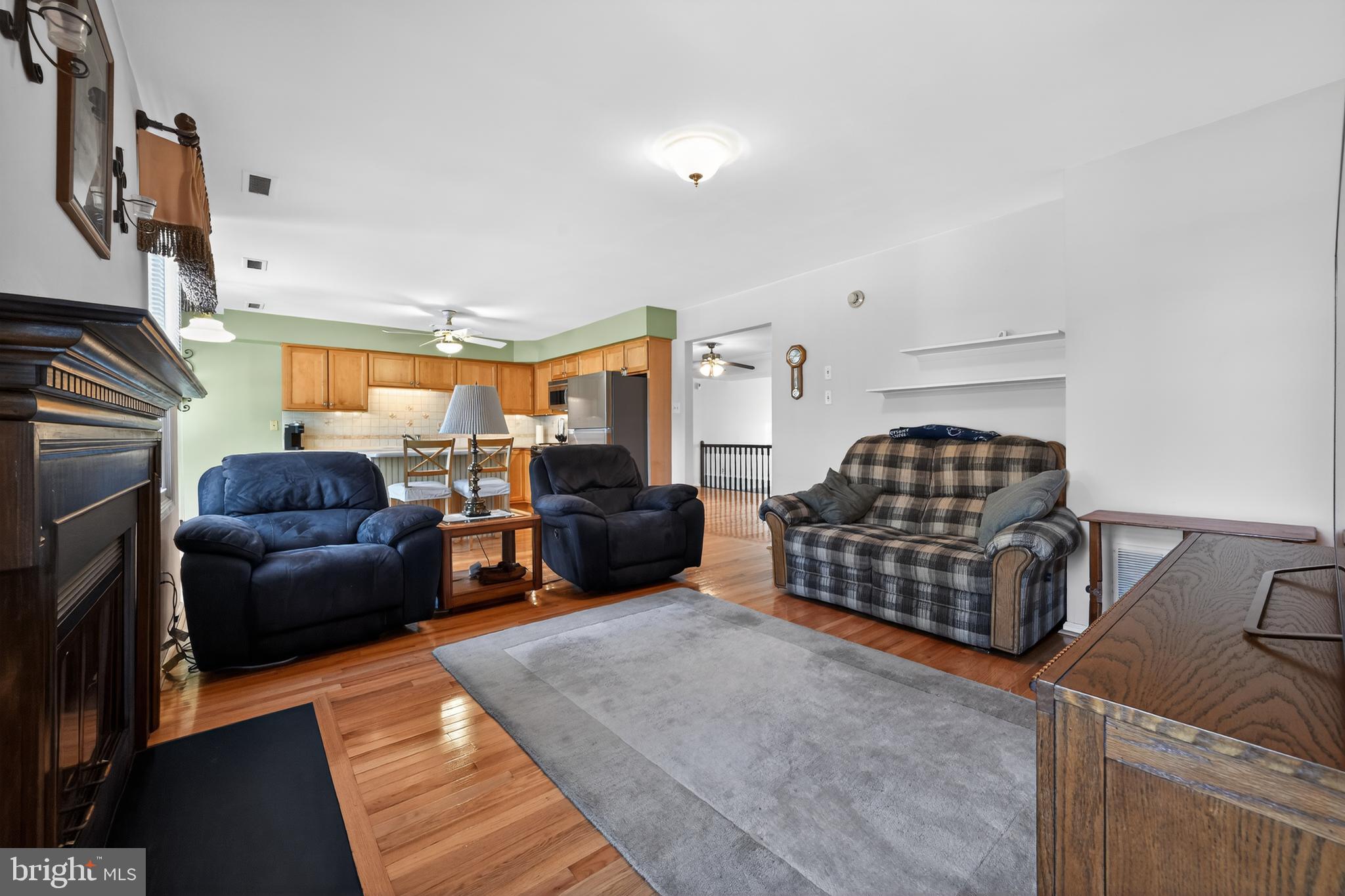 GWYN AYRE - Residential